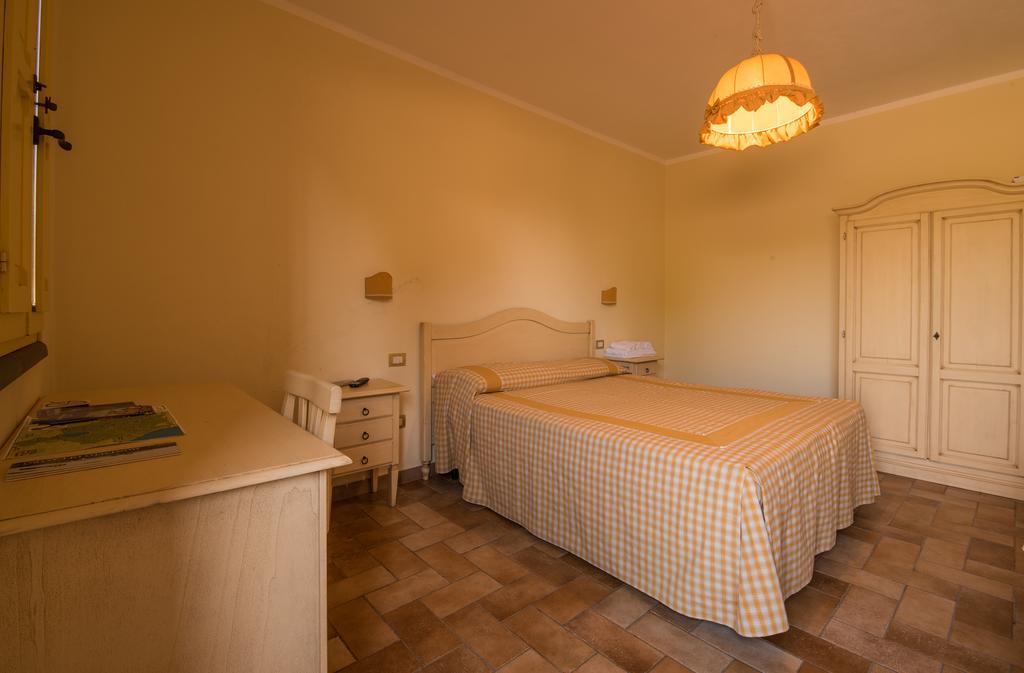 B&B Corte Degli Struzzi Пеша-Романа Экстерьер фото