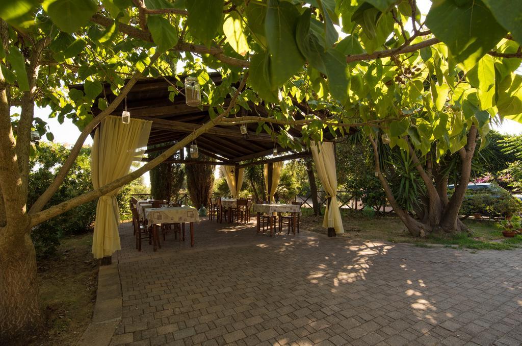 B&B Corte Degli Struzzi Пеша-Романа Экстерьер фото